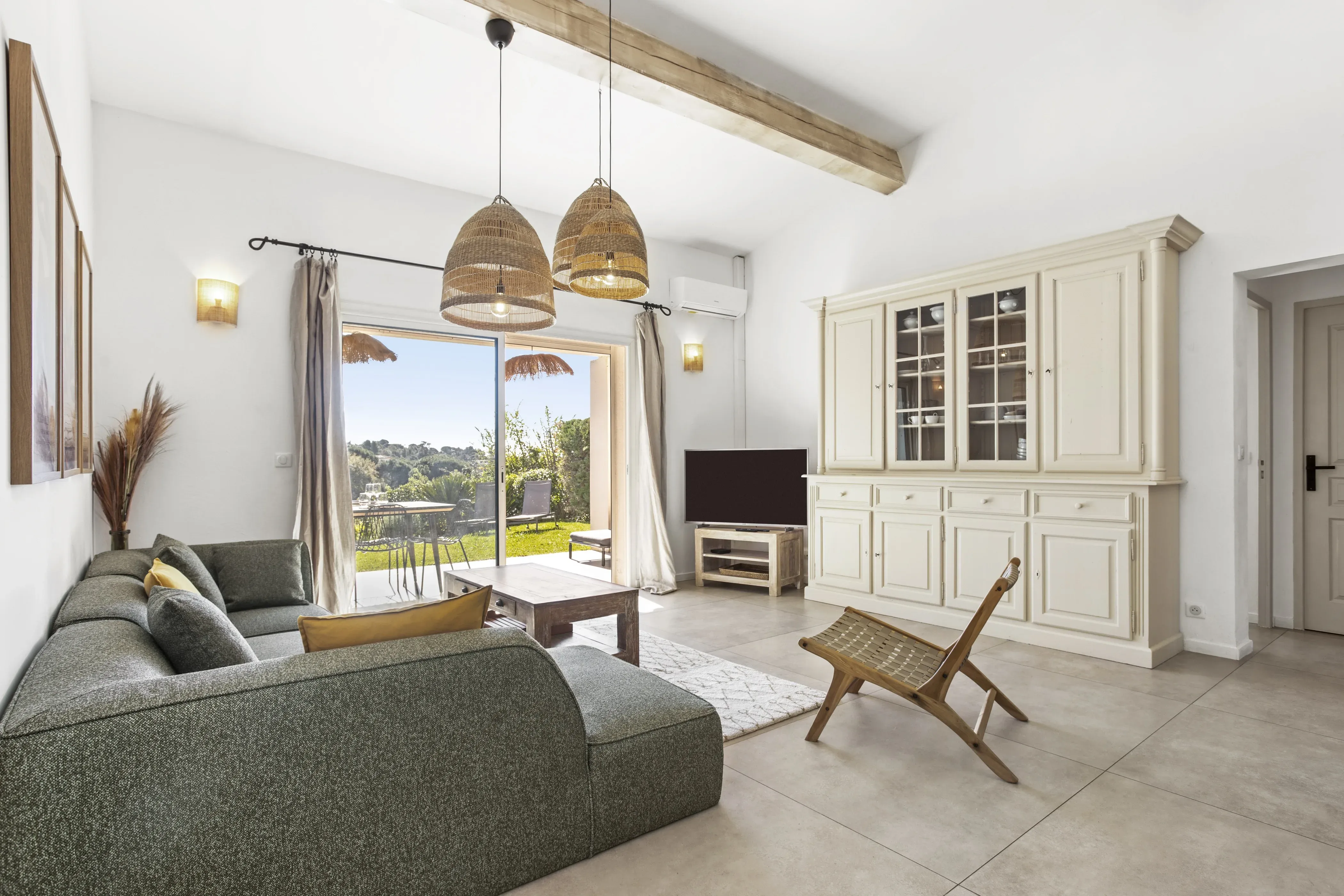 Living room opening onto the outdoors